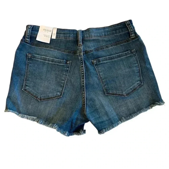 NWT STS Blue Women's High Rise Aubrey Cutoff Distressed Jean Short Size 28 - Picture 7 of 13